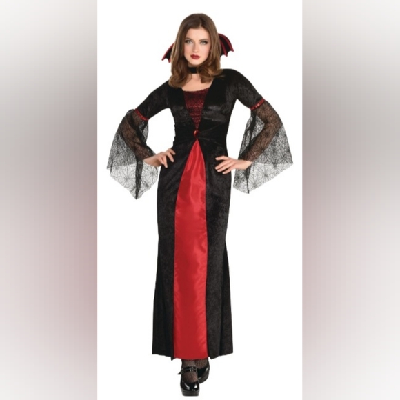 Vampire costume - Picture 4 of 15